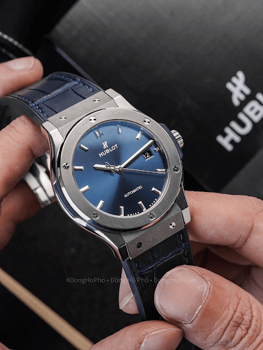 dong-ho-Nam-Hublot-Classic-Fusion.png